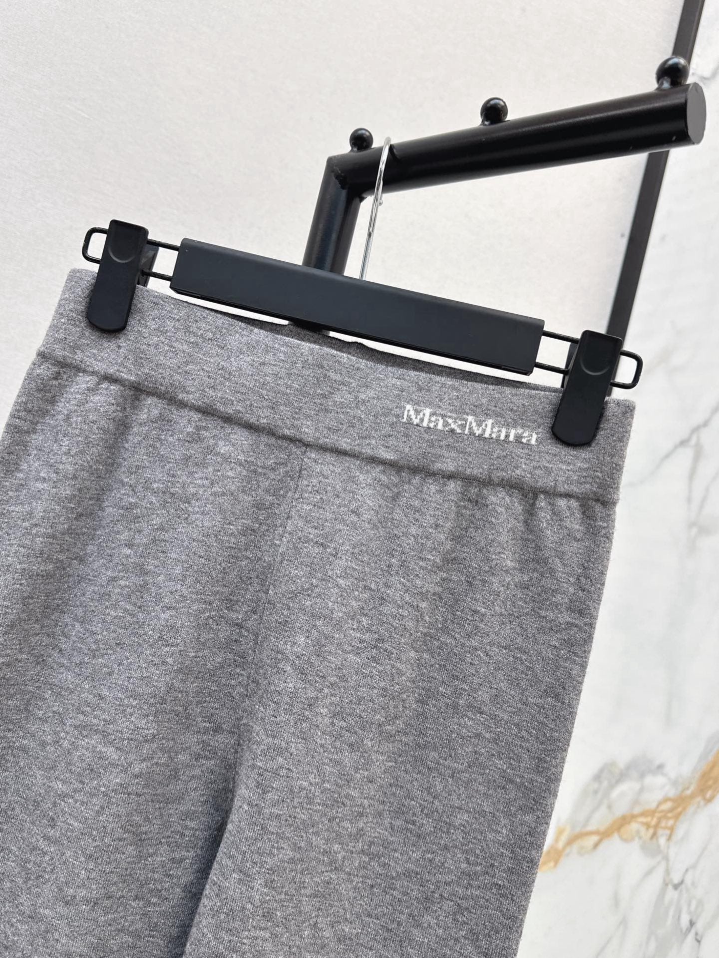 Max NEW Knitted leggings