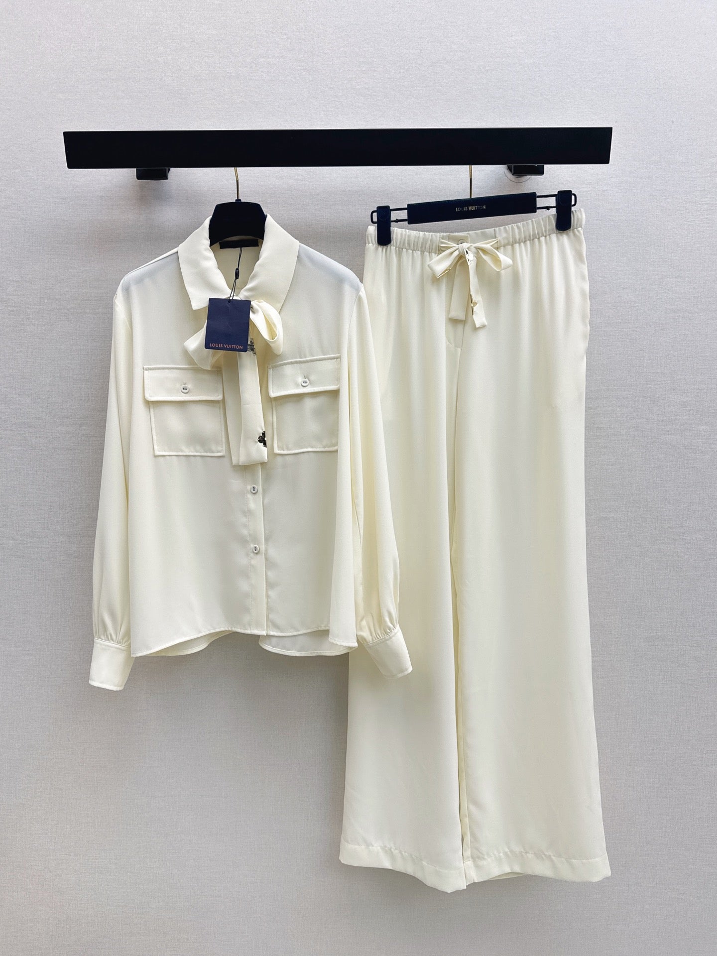 Louis NEW Temperament suit