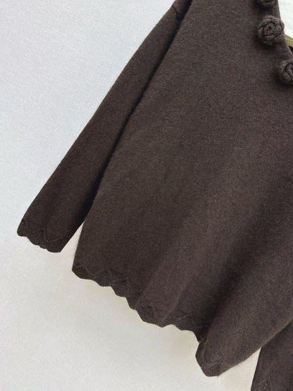 Chan NEW V-neck sweater