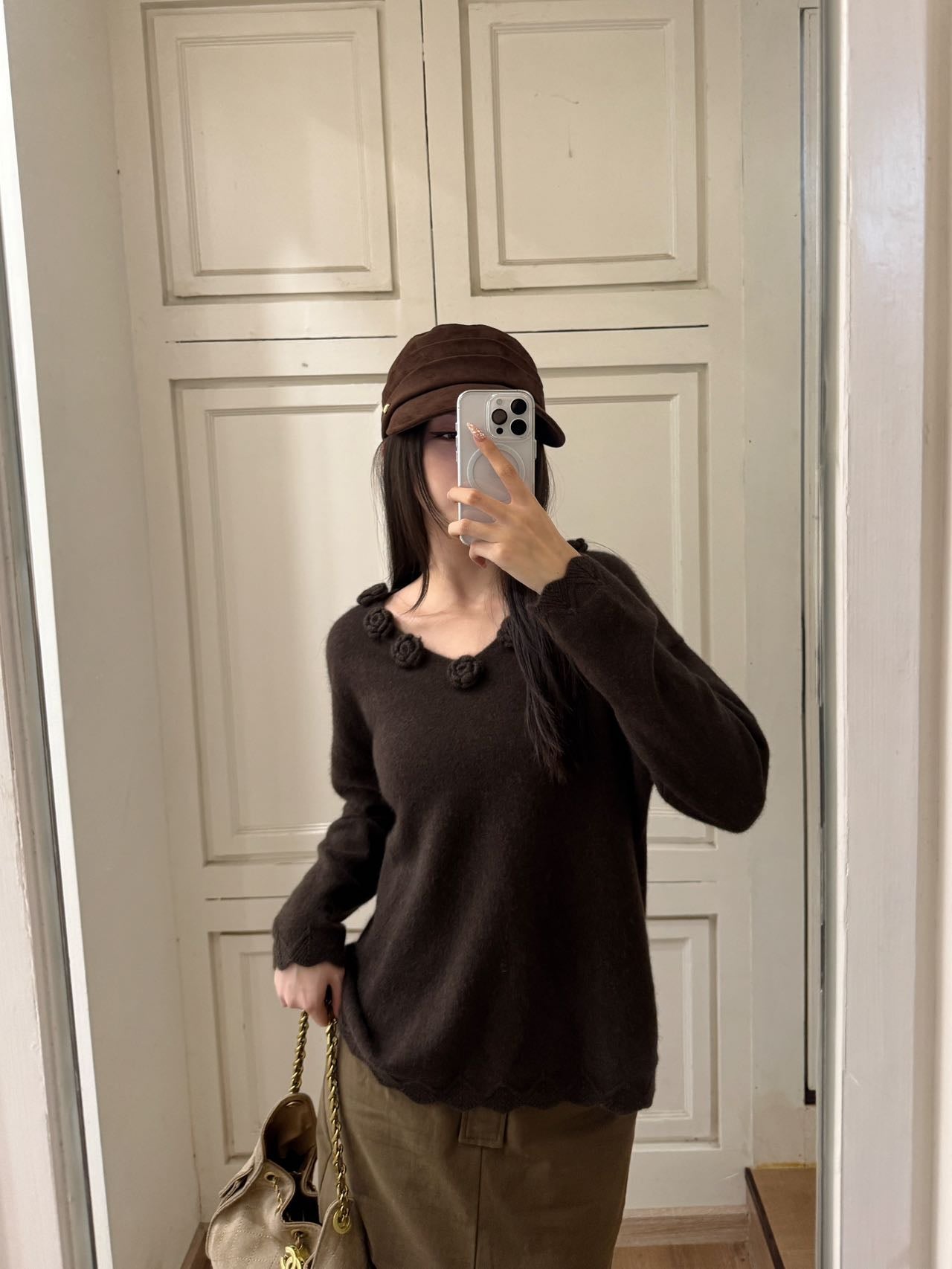 Chan NEW V-neck sweater