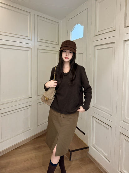 Chan NEW V-neck sweater