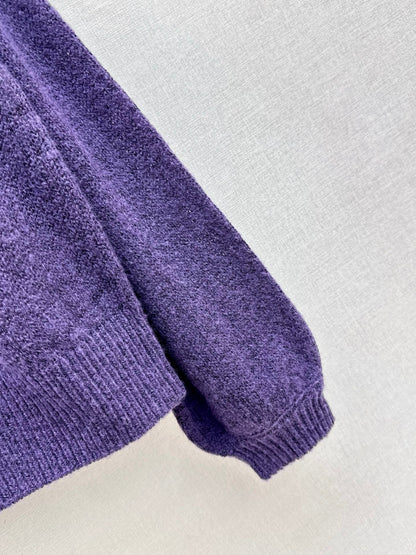 Chan NEW V-neck sweater