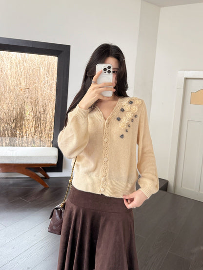 Chan NEW V-neck cardigan