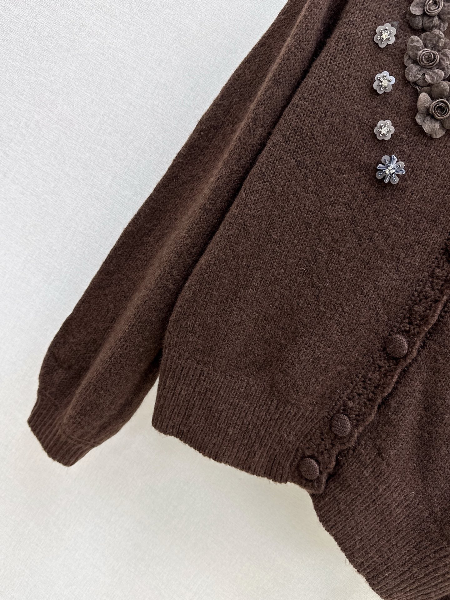 Chan NEW V-neck cardigan