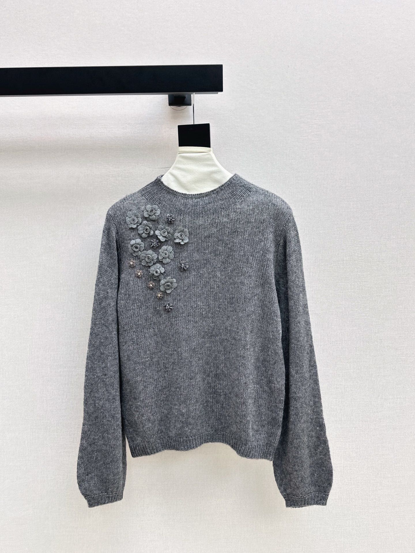 Chan NEW floral sweater