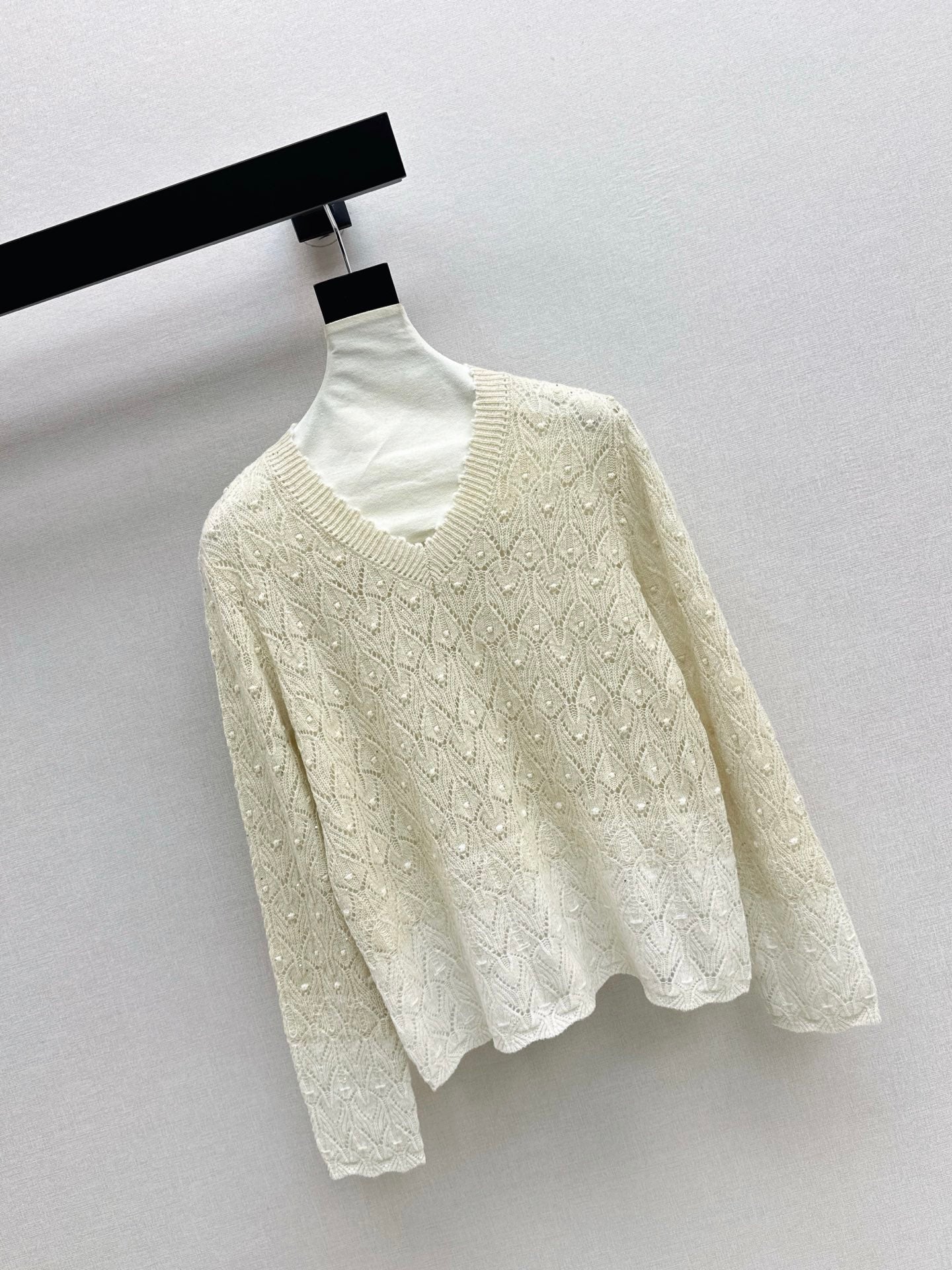 Chan NEW V-neck sweater