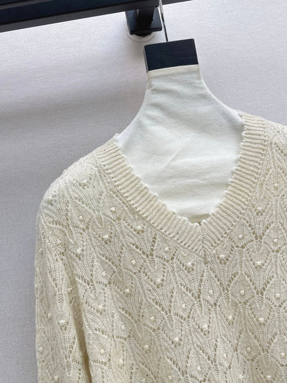 Chan NEW V-neck sweater