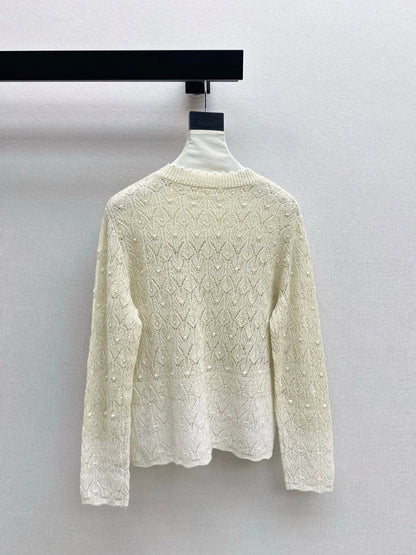 Chan NEW V-neck sweater