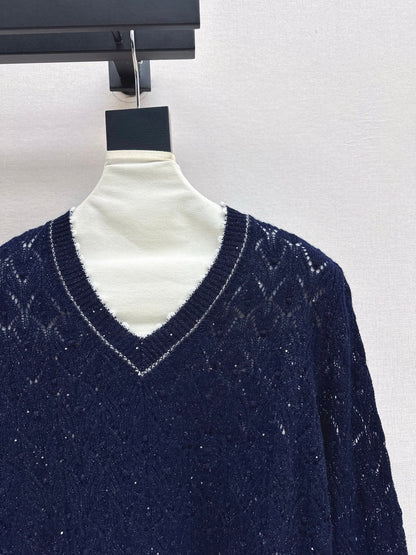 Chan NEW V-neck sweater