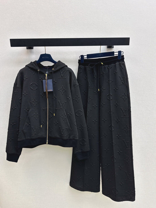 Louis NEW sports suit