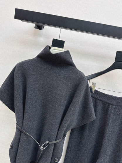 Loro NEW knitted suit