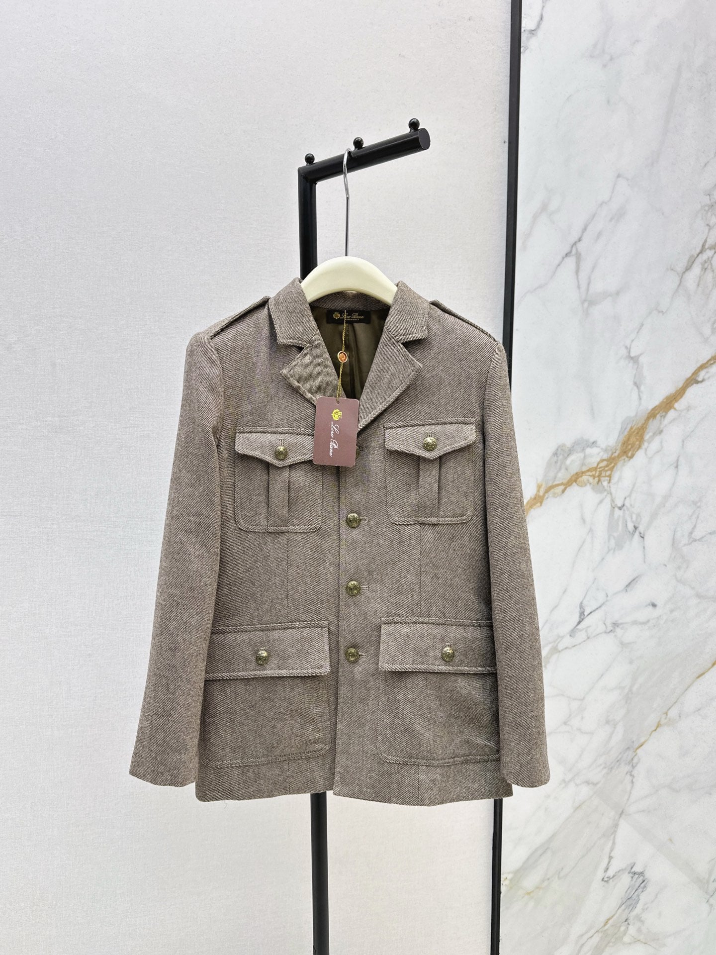 LoroNEW lapel jacket