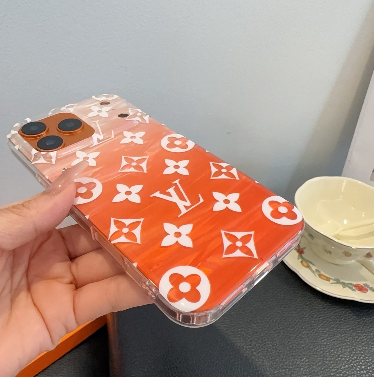 Louis new mobile phone