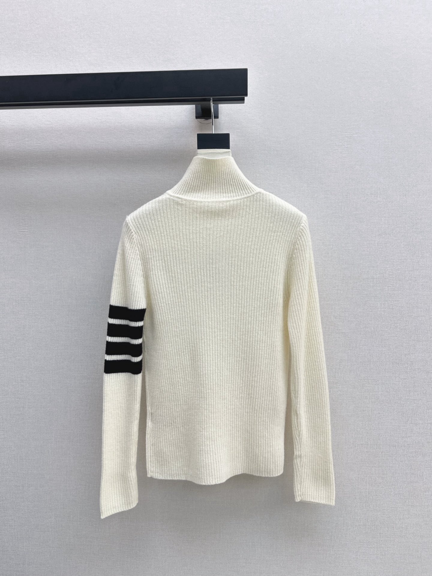 Thom NEW knitted sweater