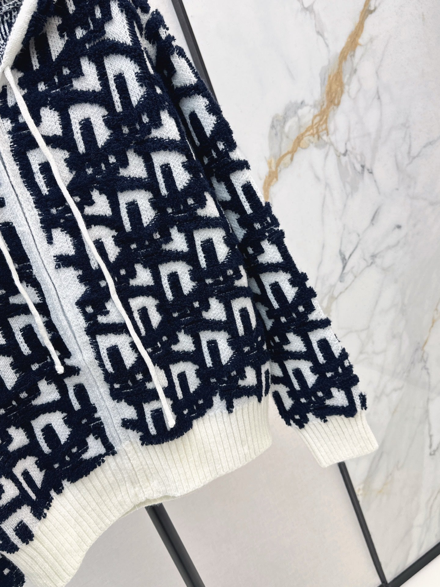 CD NEW Hooded knitted cardigan