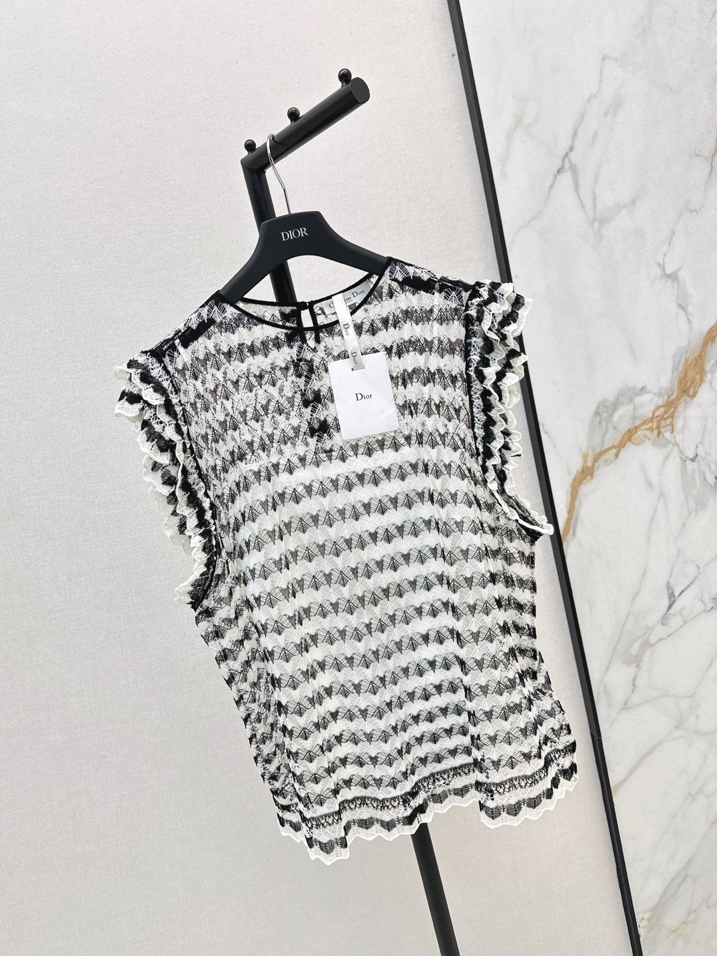 CD NEW Lace sleeveless shirt