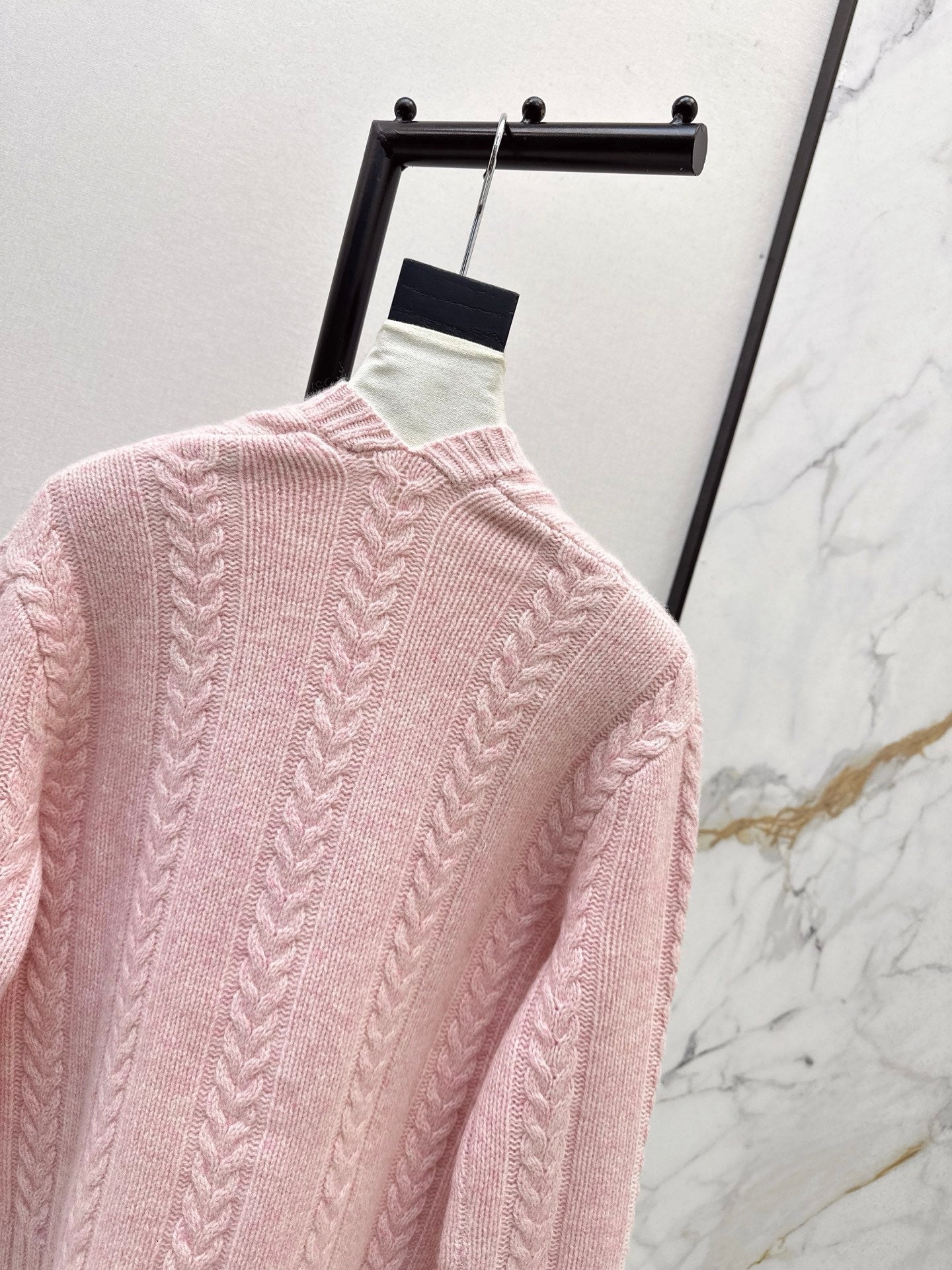 Loe NEW wool sweater