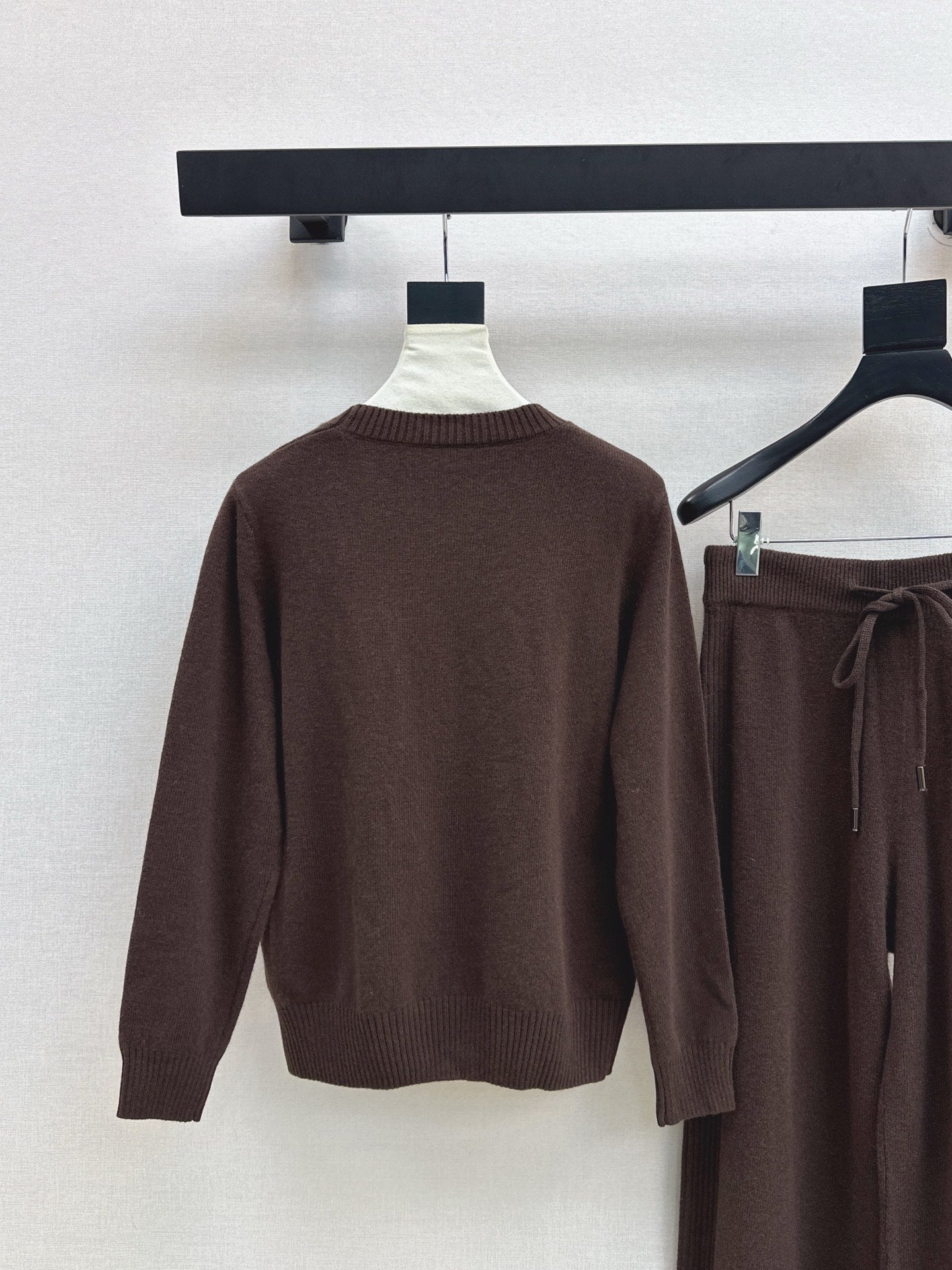 Max NEW knitted suit