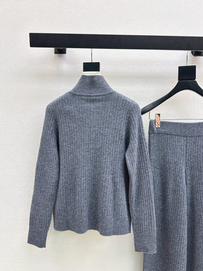 Loro NEW knitted suit