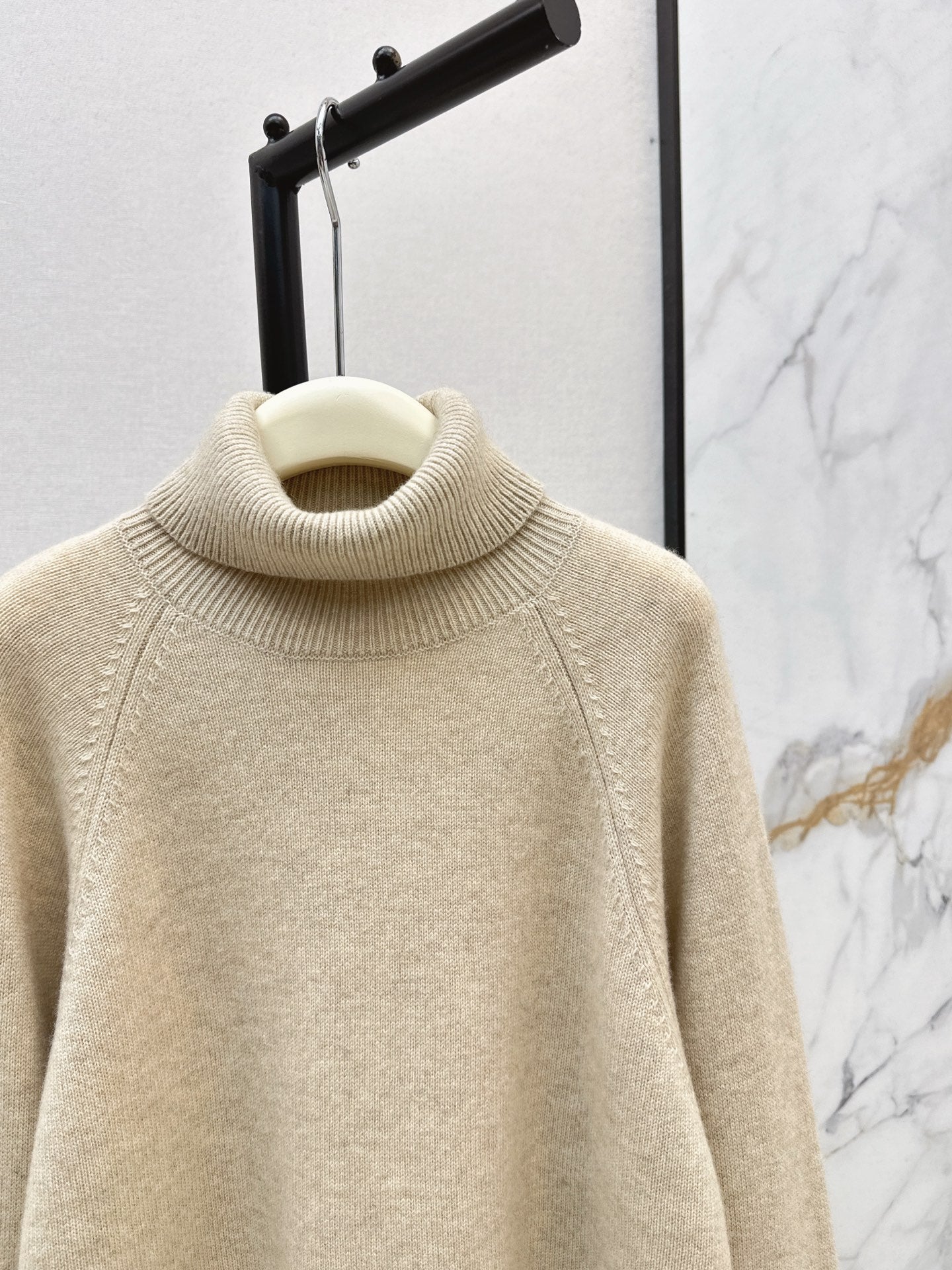 Brune NEW Turtleneck sweater