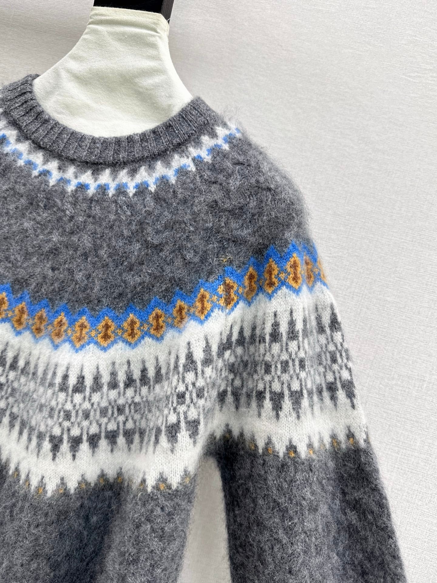 Loro NEW knitted sweater