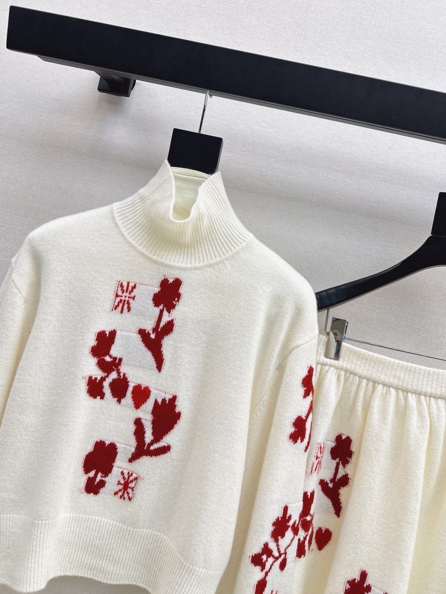 Chan NEW knitted suit