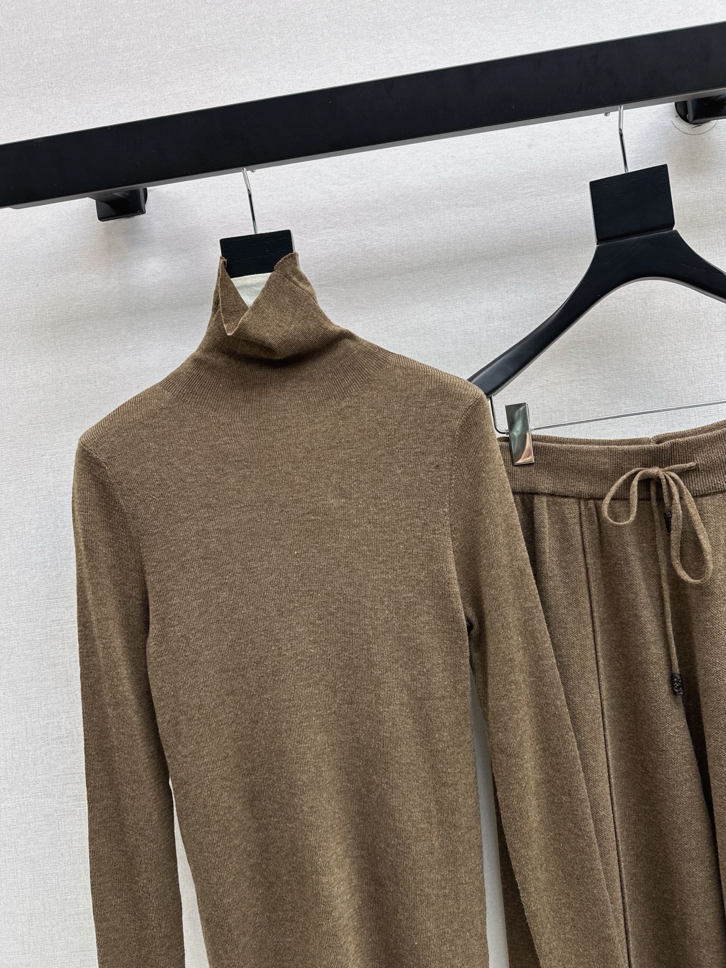 Max NEW knitted suit