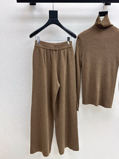 Max NEW knitted suit