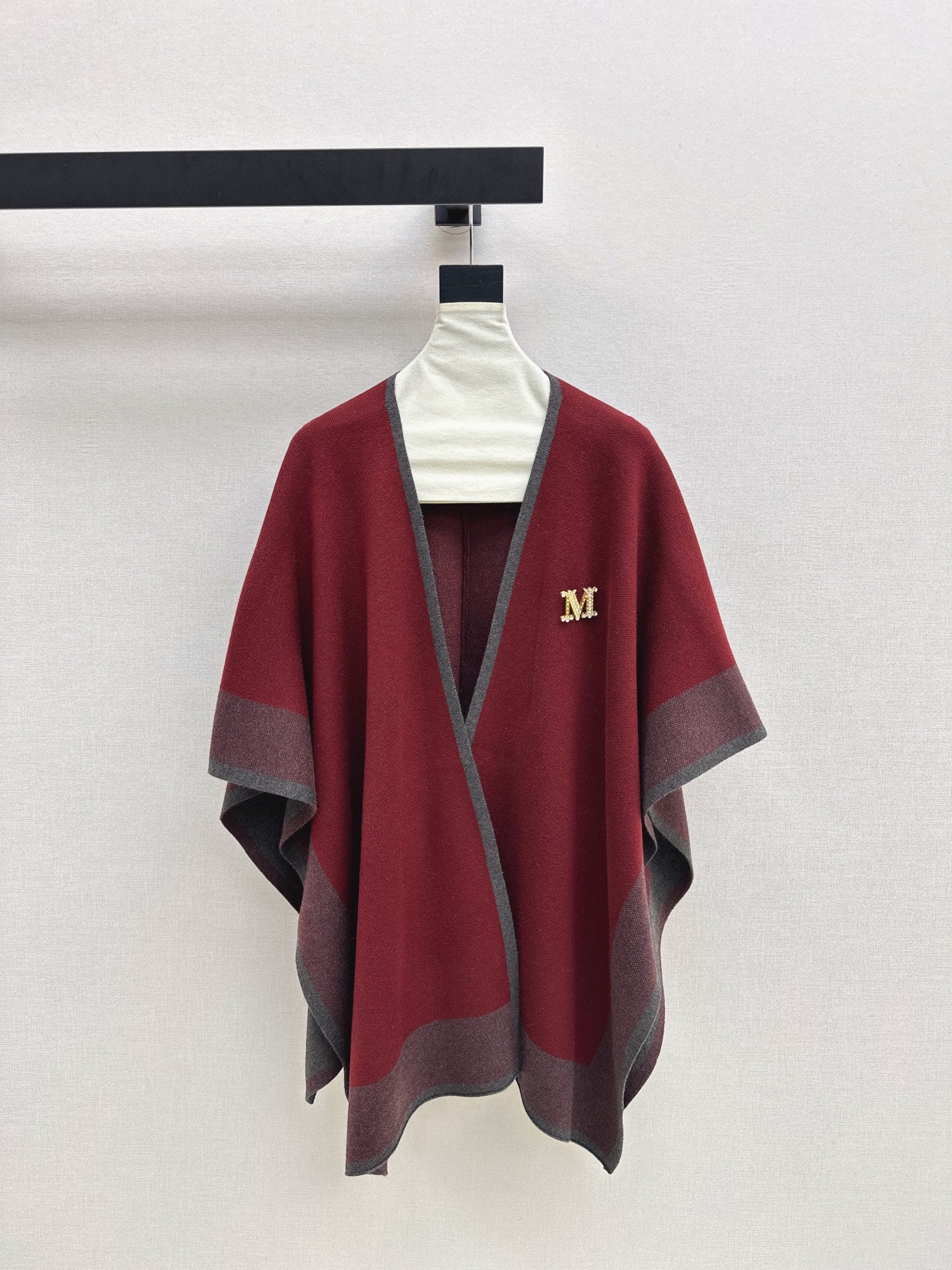 Max NEW knitted suit