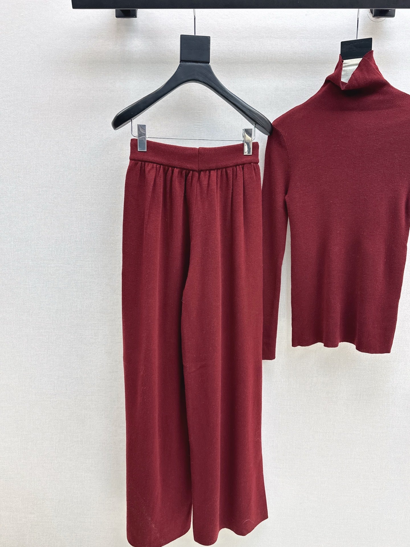 Max NEW knitted suit