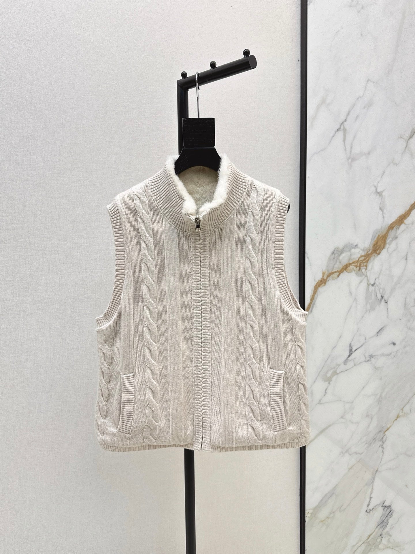 Loro NEW Reversible vest