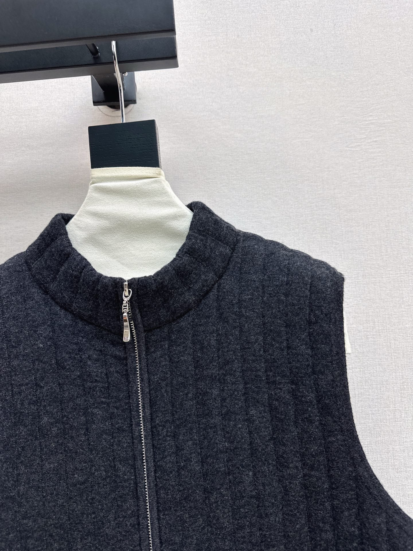 Brune NEW knitted vest