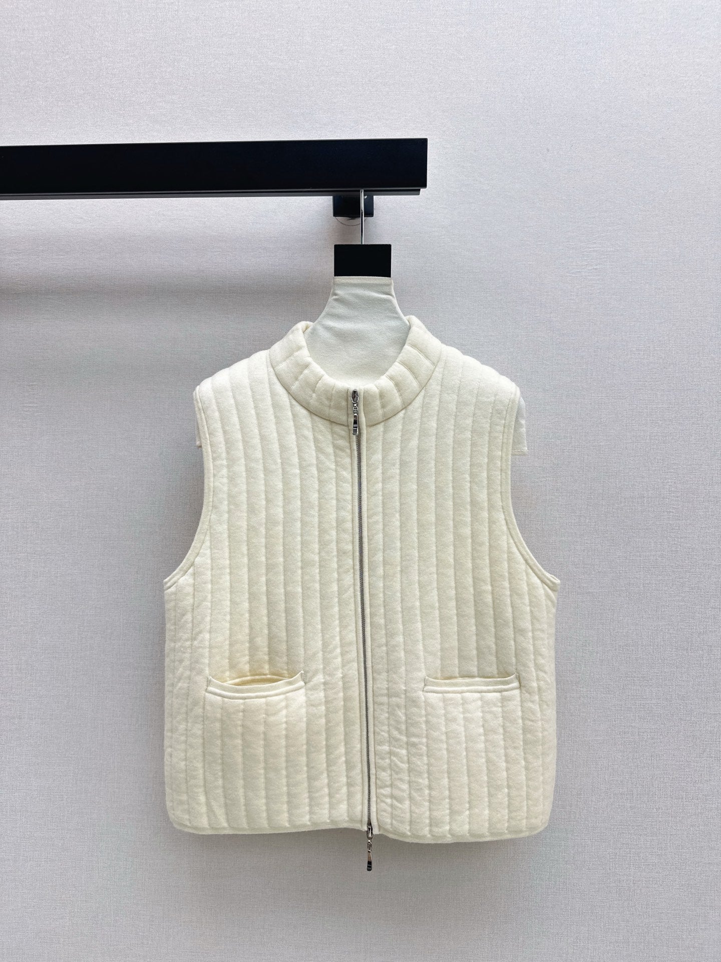 Brune NEW knitted vest