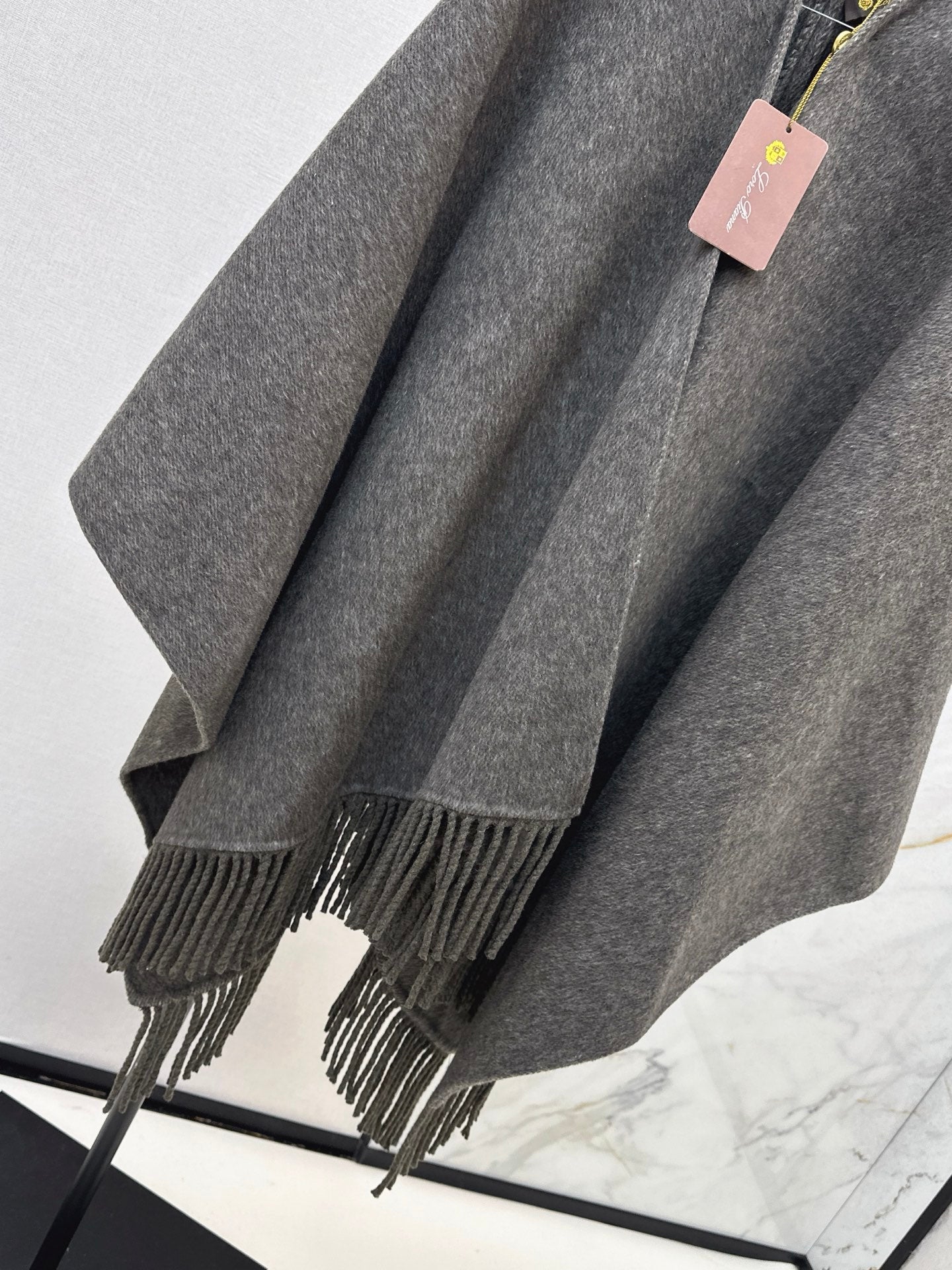 Brune NEW wool shawl