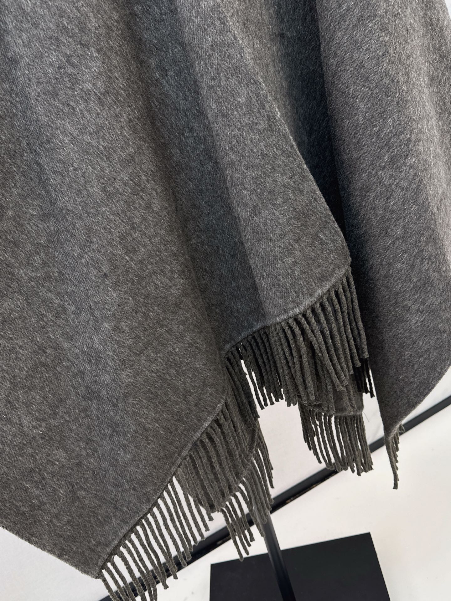 Brune NEW wool shawl