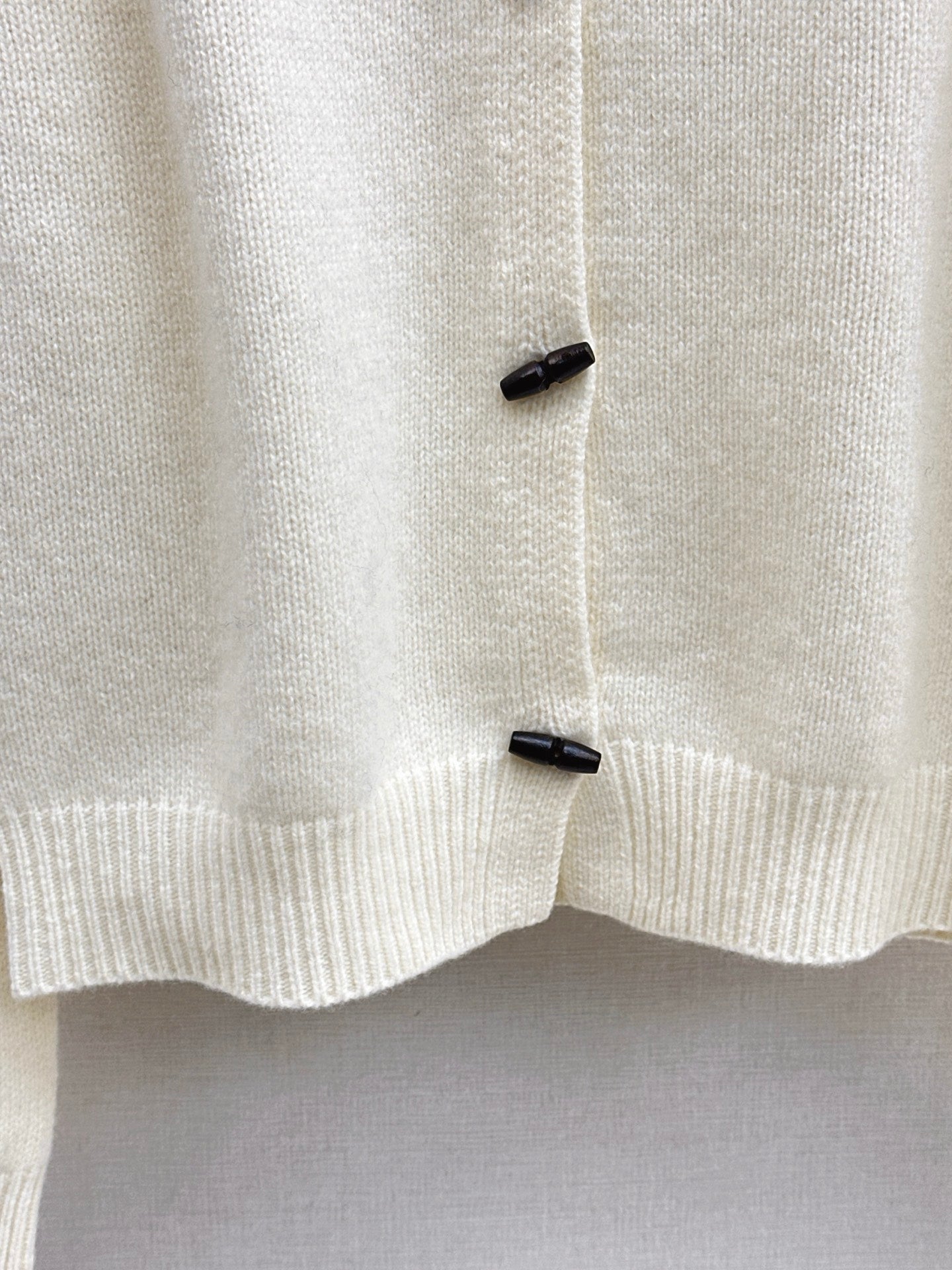 Max NEW Crew neck cardigan