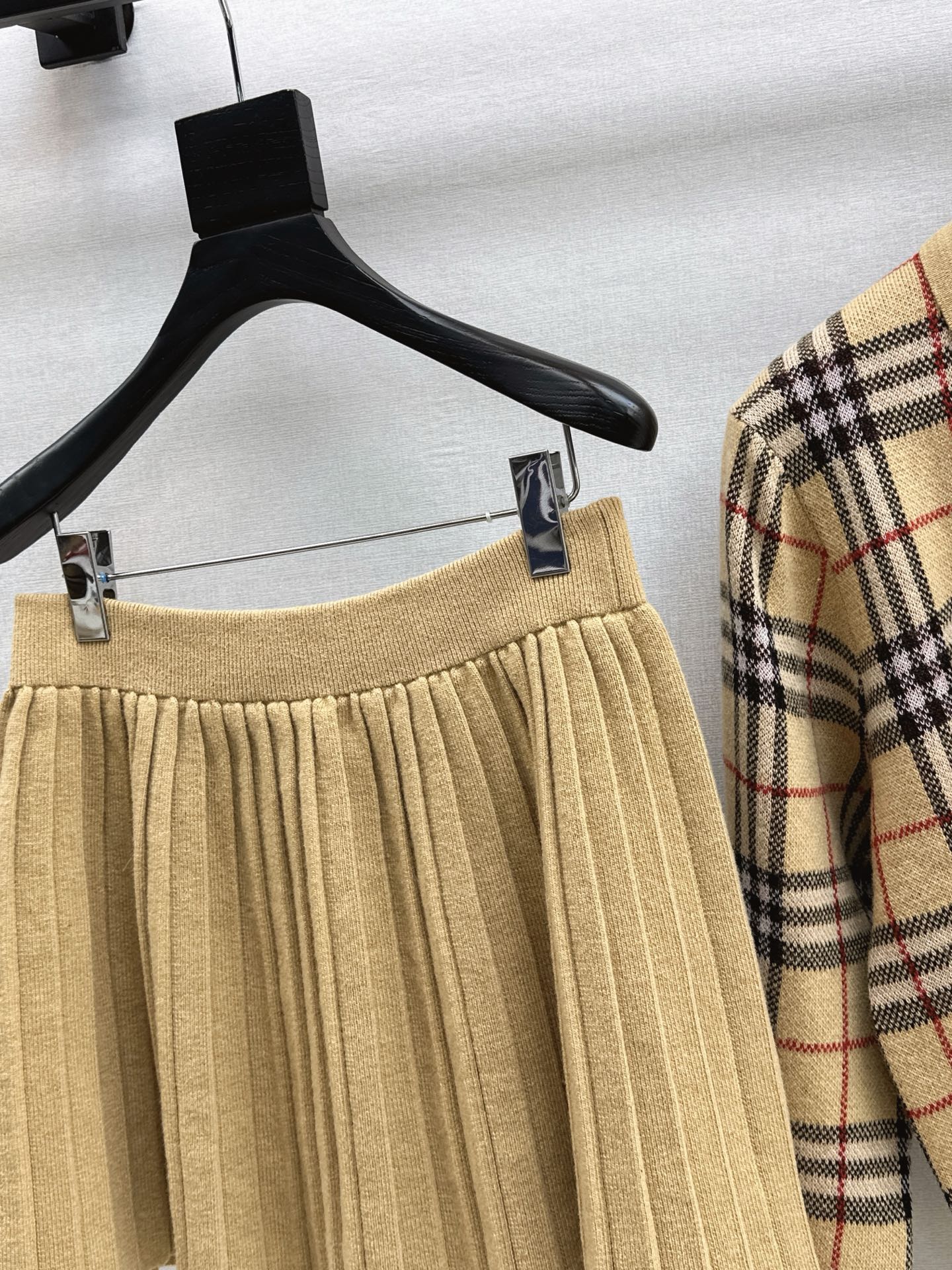 Bur NEW Plaid polo shirt and skirt suit