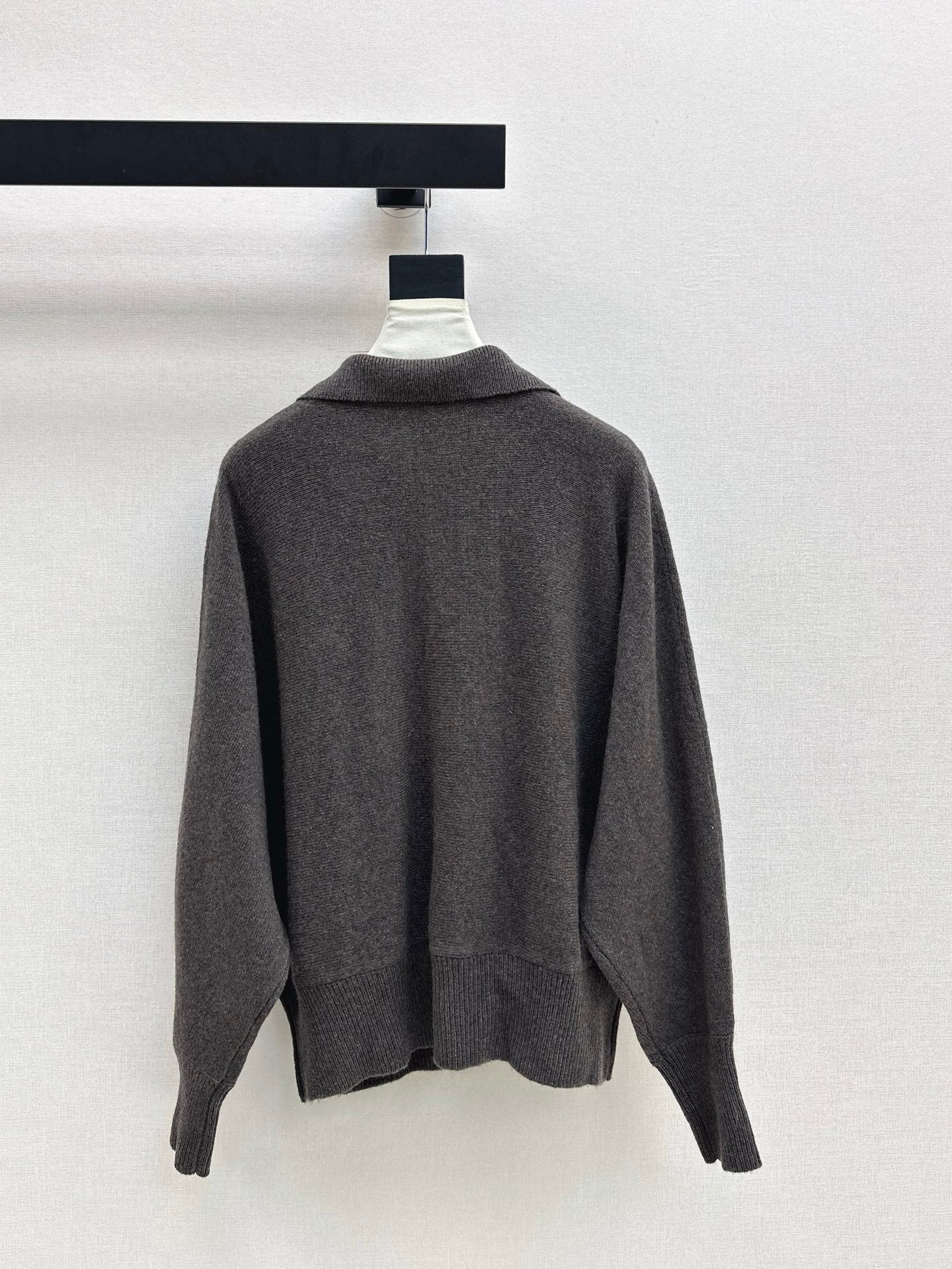 Max NEW lapel sweater