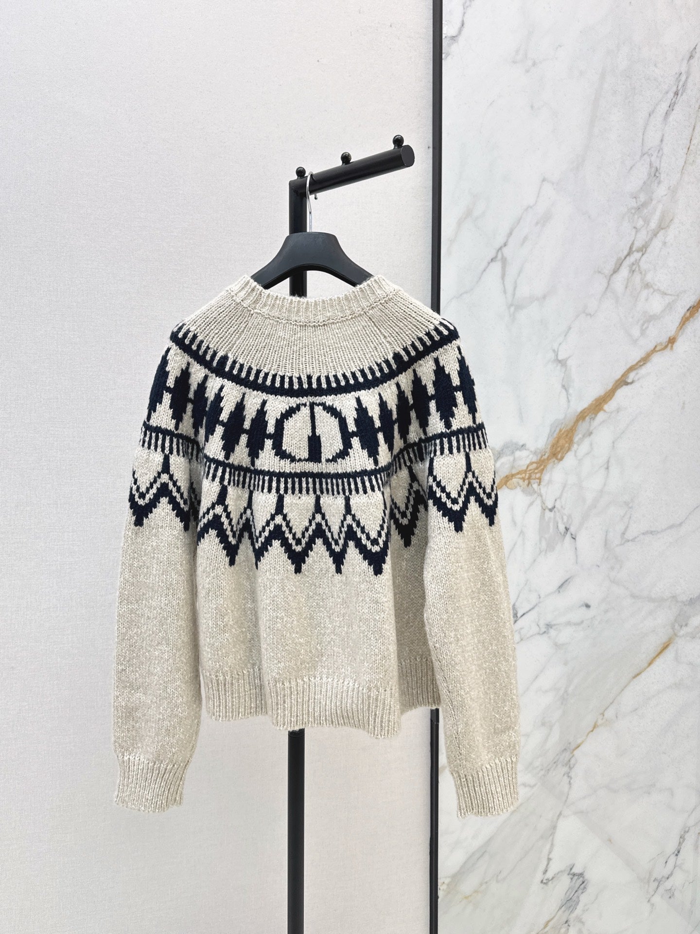 CD NEW knitted sweater