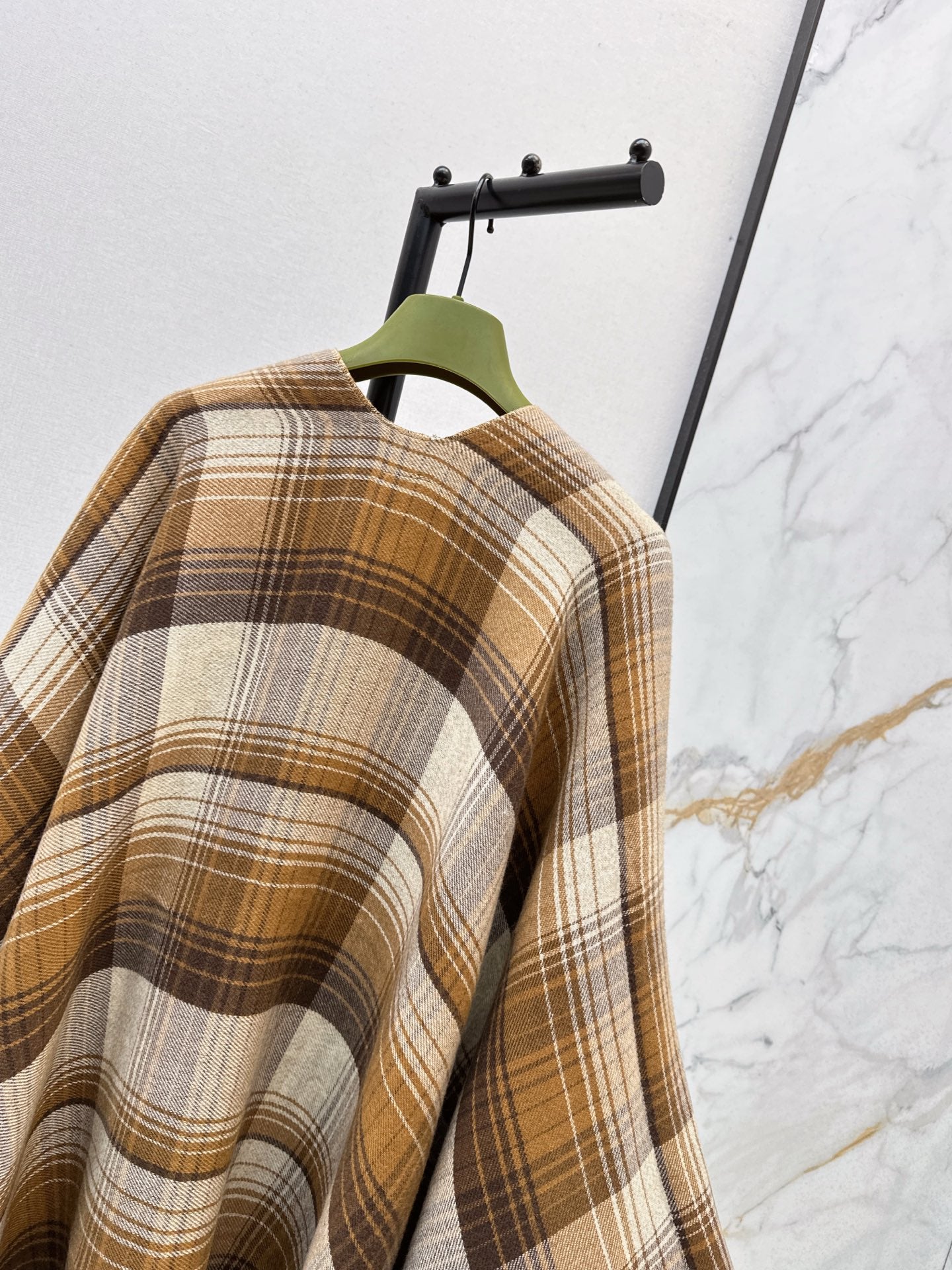 Guc NEW Wool cloak shawl