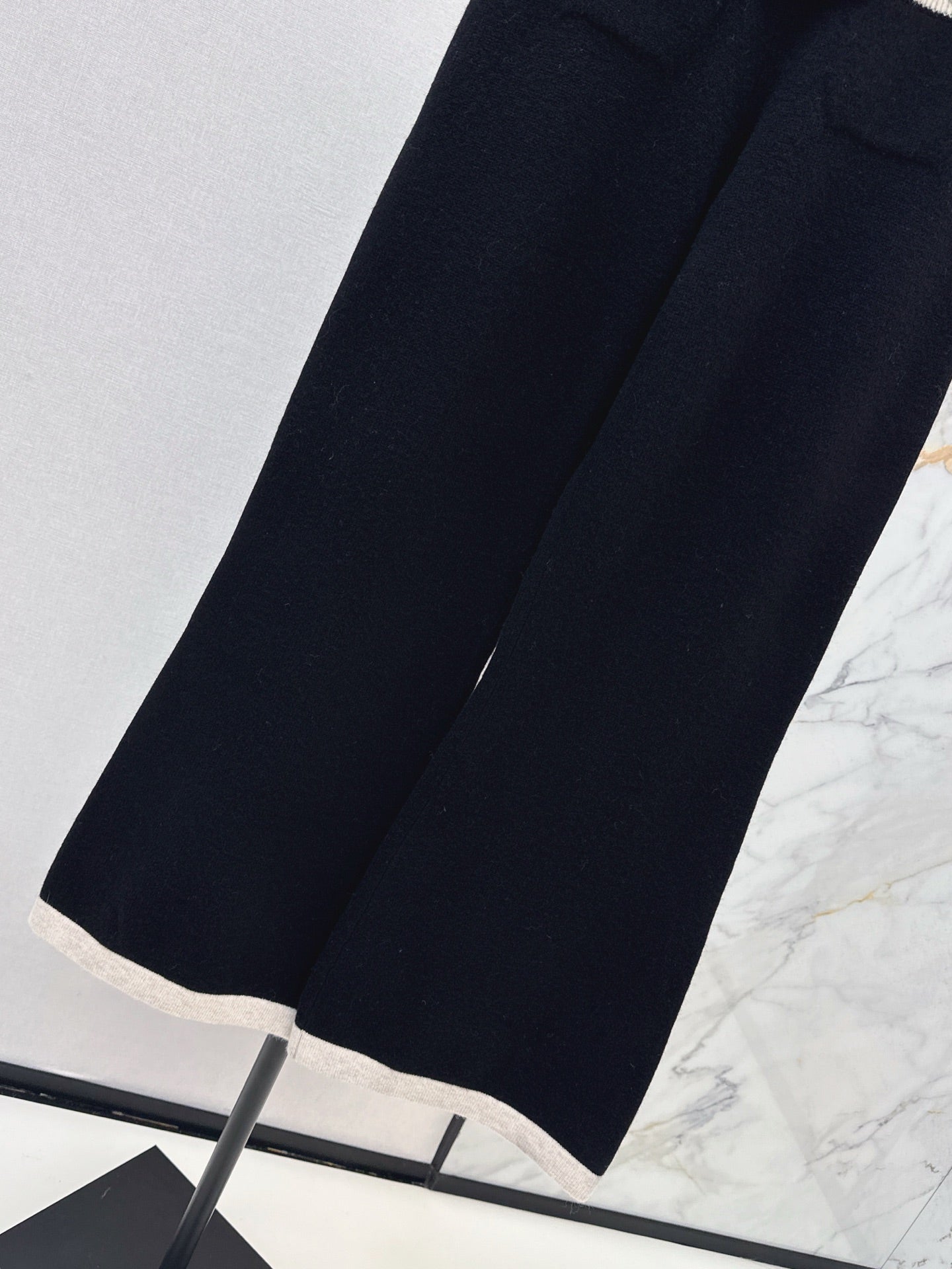 Chan NEW Color block pants