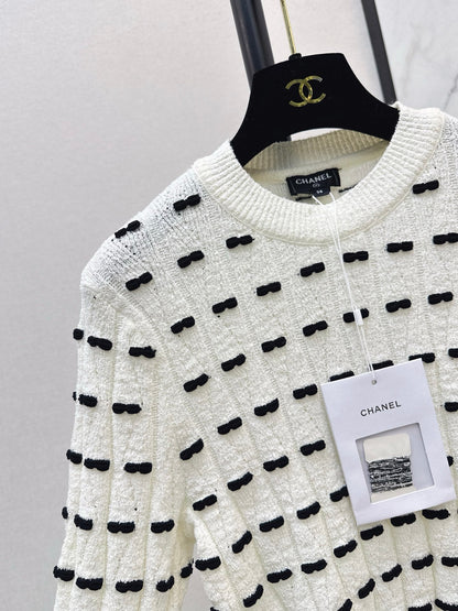 Chan NEW knitted sweater