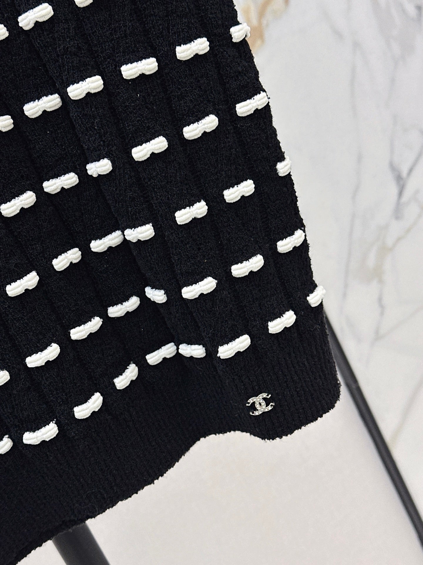 Chan NEW knitted sweater