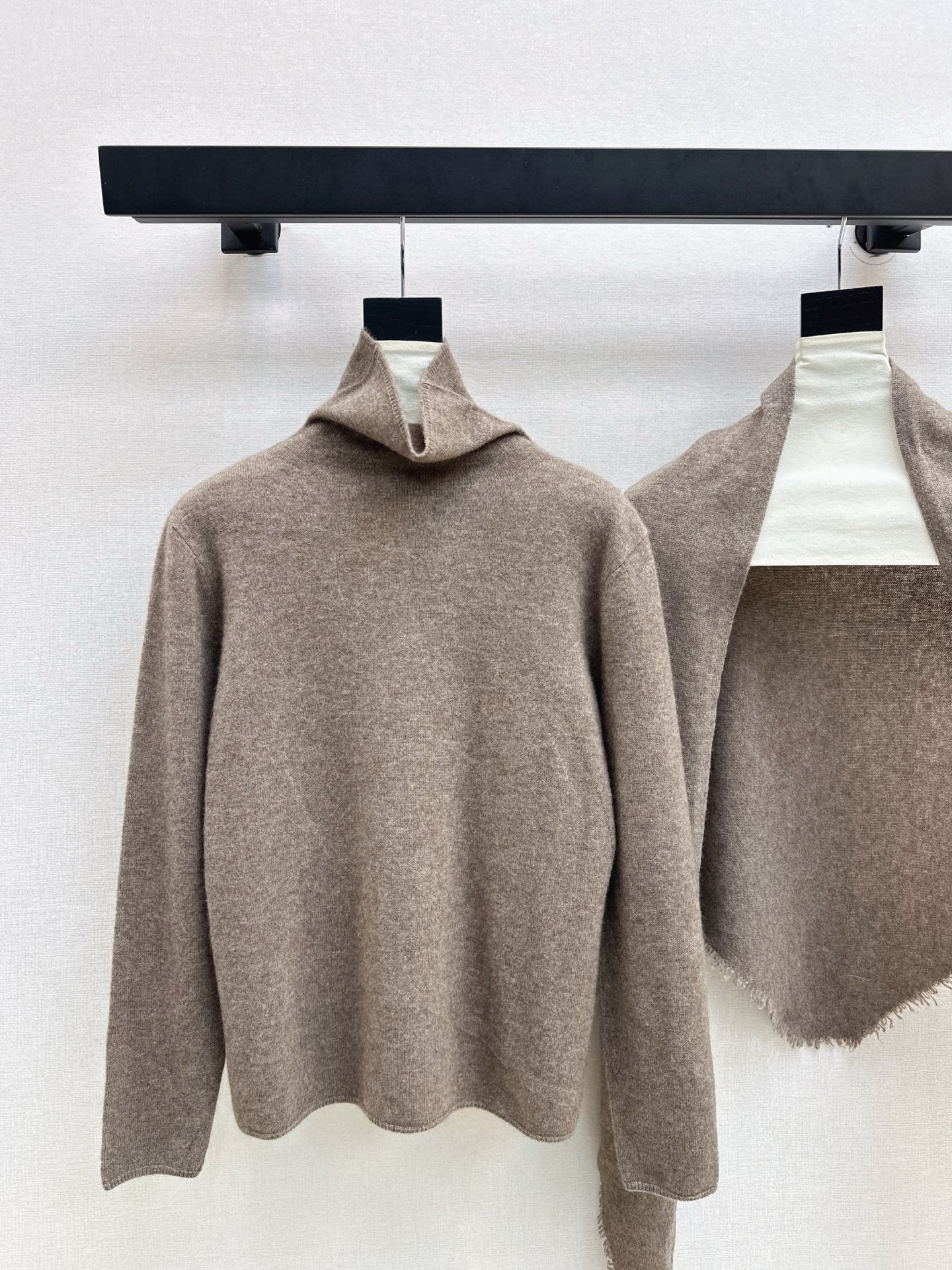 Loro NEW Cashmere sweater and shawl set