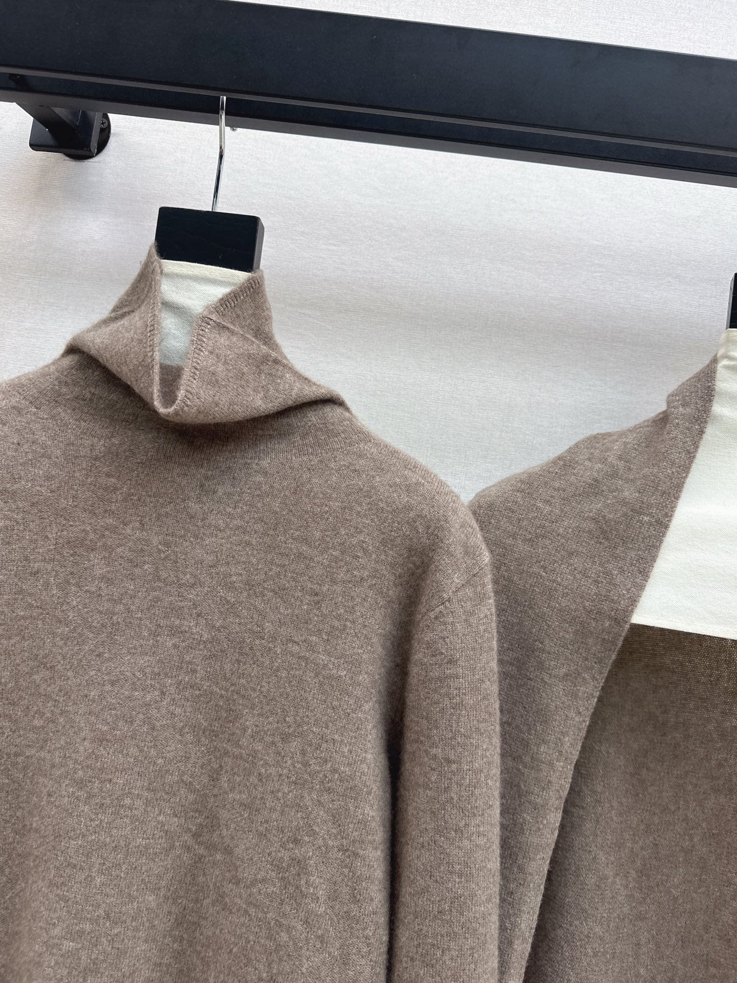 Loro NEW Cashmere sweater and shawl set