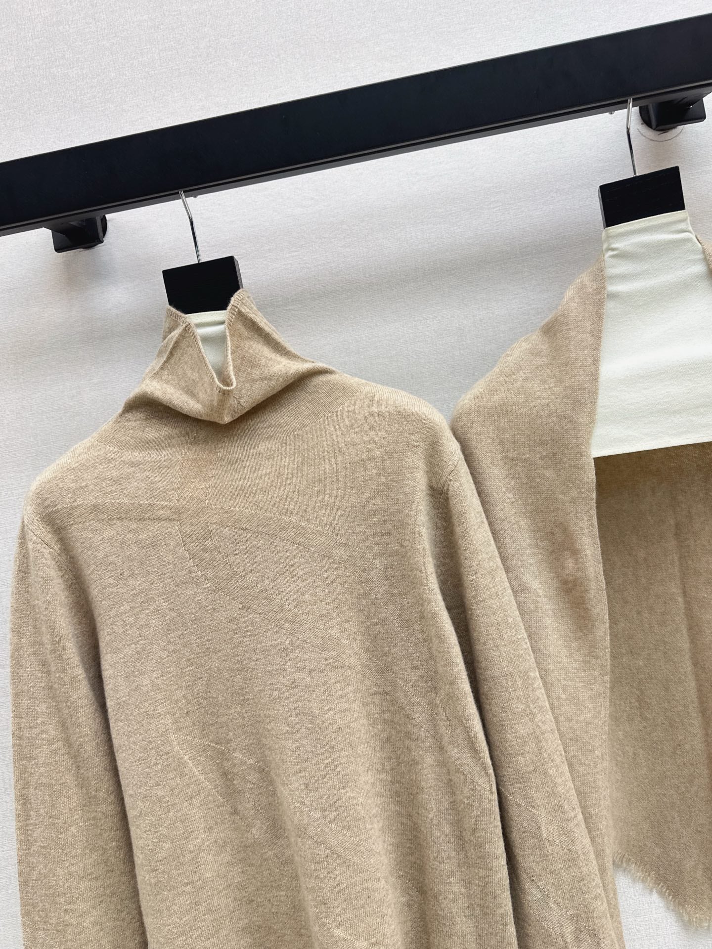 Loro NEW Cashmere sweater and shawl set