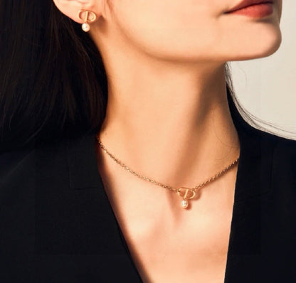 CD New Pearl earrings