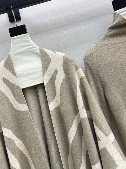 Max NEW knitted suit