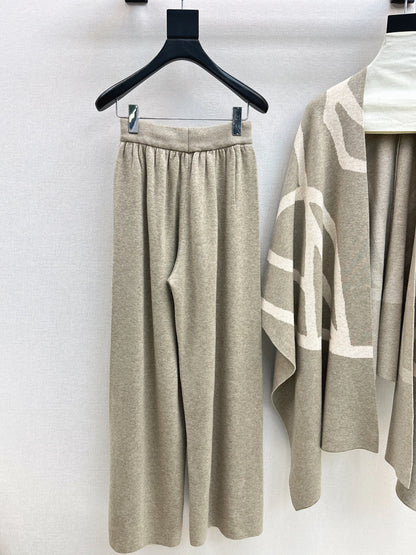 Max NEW knitted suit