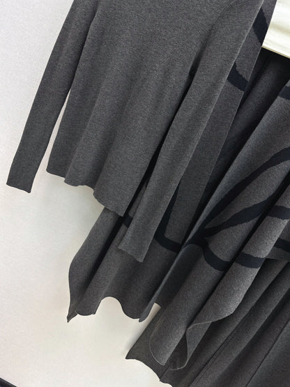 Max NEW knitted suit